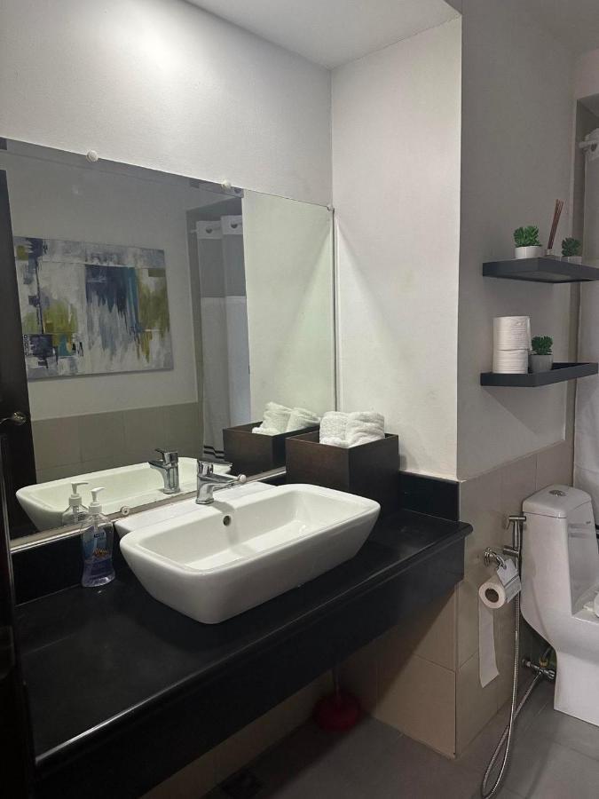 Suites De Marina Manila With Netflix Eksteriør billede