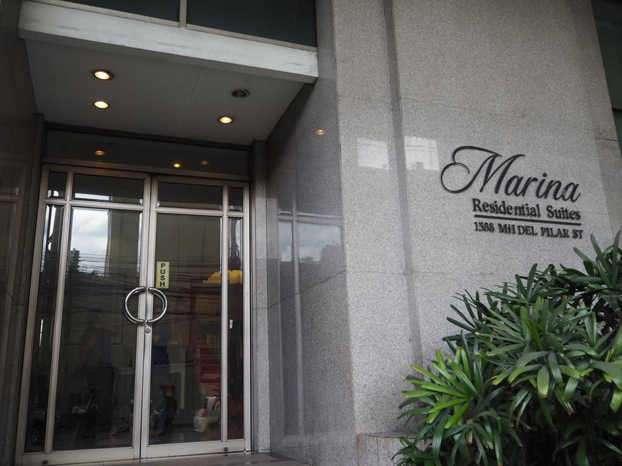 Suites De Marina Manila With Netflix Eksteriør billede